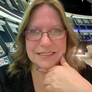 Meet your Posher, Denise